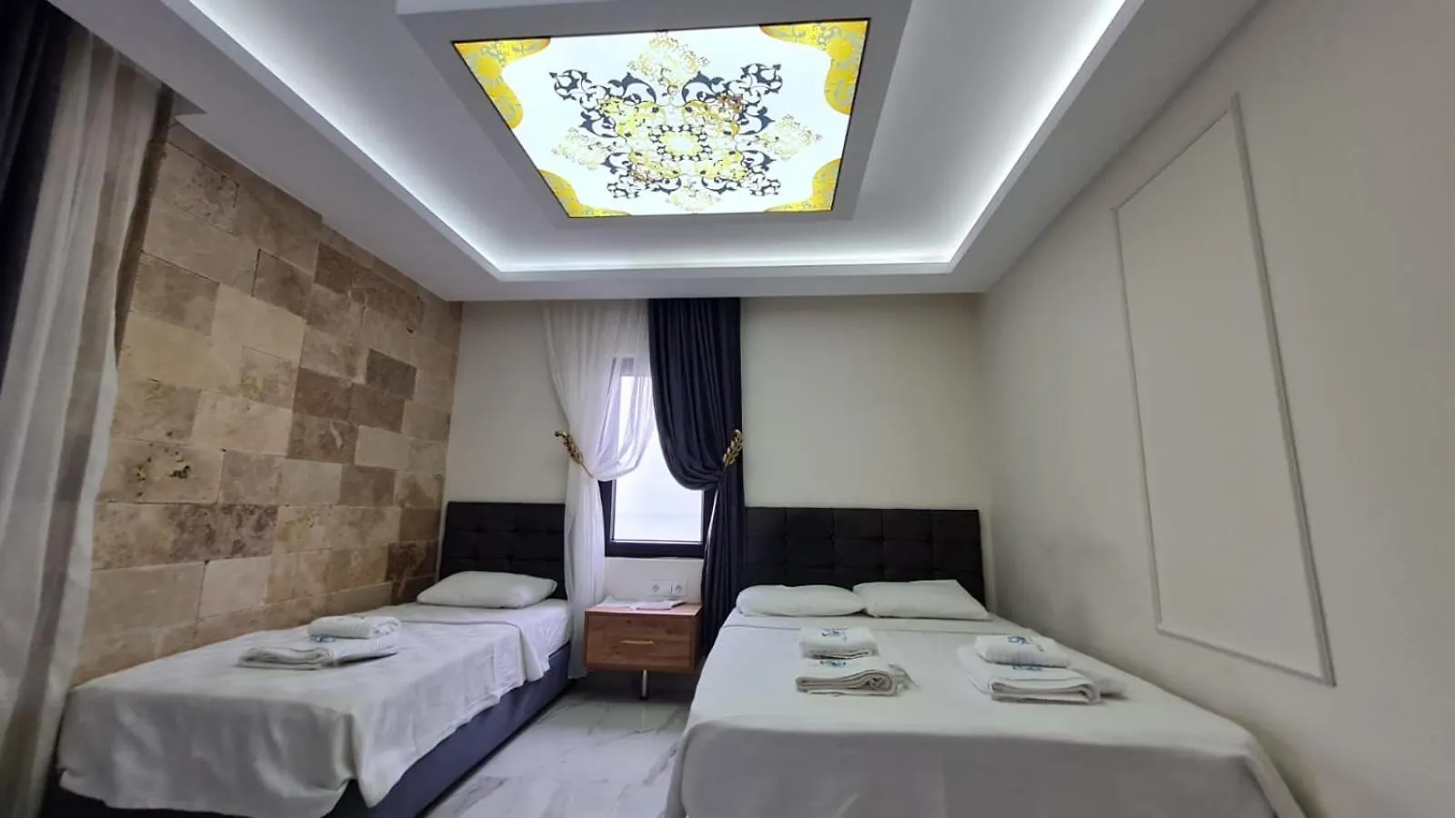 Bianco Beach Hotel 쿠사다시